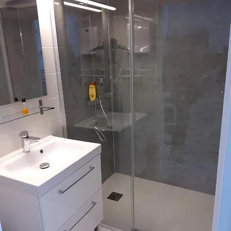 U Paradisu アパート カルヴィ