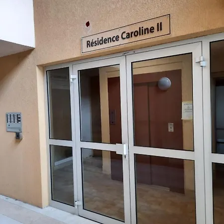 U Paradisu アパート *